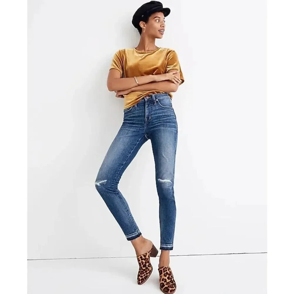 Madewell Petite 9" Mid-Rise Skinny Jeans in York Wash: Rip and Repair Edition